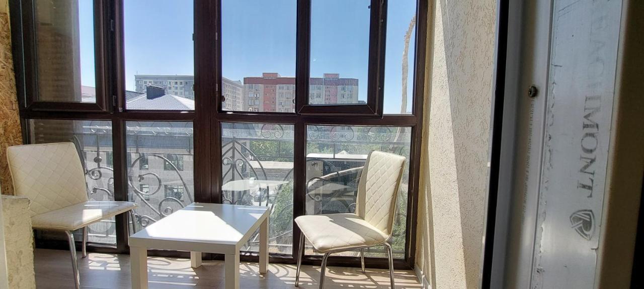 Apartment With Panoramic View In The Center 比什凯克 外观 照片